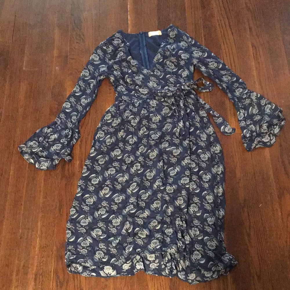 Long sleeve blue dress